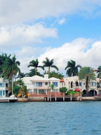 Star Island vs. Fisher Island: Which Miami Address Is Right for Your Next Private Escape? blog section image