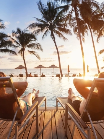 The Ultimate Miami Packing List for a Luxury Villa Vacation blog section image