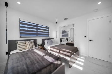5 Br SunnyDaze Villa Miami-Pool Spa. Image 43