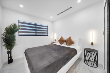 5 Br SunnyDaze Villa Miami-Pool Spa. Image 34