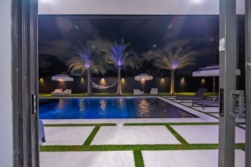 5 Br SunnyDaze Villa Miami-Pool Spa. Image 6