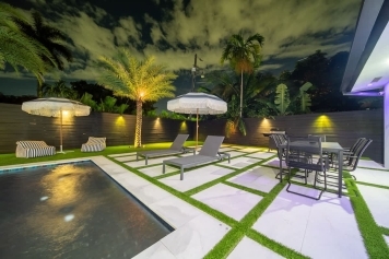5 Br SunnyDaze Villa Miami-Pool Spa. Image 4