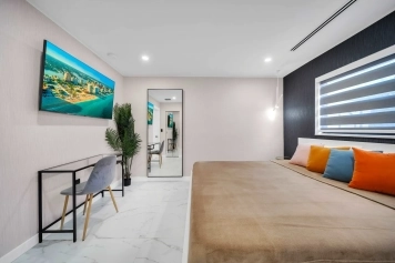 Luxury Villa in Miami Near Beaches Image 25