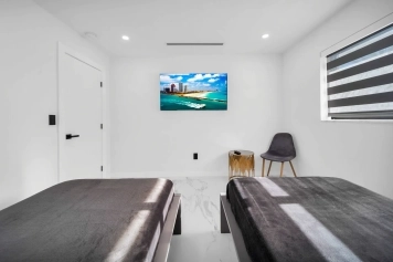 Luxury Villa in Miami Near Beaches Image 40