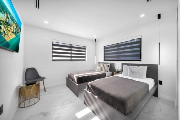 Luxury Villa in Miami Near Beaches Image 44