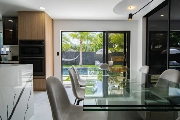 Luxury Villa in Miami Near Beaches Image 53