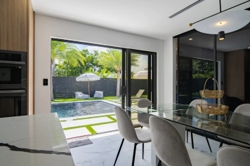 Luxury Villa in Miami Near Beaches Image 54