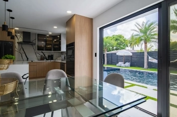 Luxury Villa in Miami Near Beaches Image 55