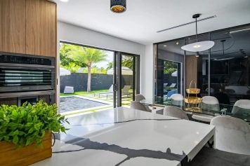 Luxury Villa in Miami Near Beaches Image 57