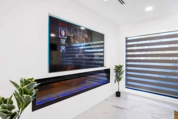 Luxury Villa in Miami Near Beaches Image 8