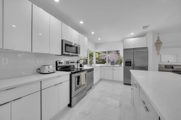 Miami Casa Bella I Near Beaches, heated Pool. Image 23