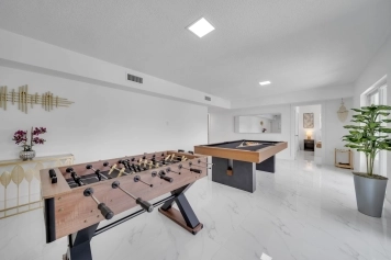 Miami Casa Bella I Near Beaches, heated Pool. Image 30