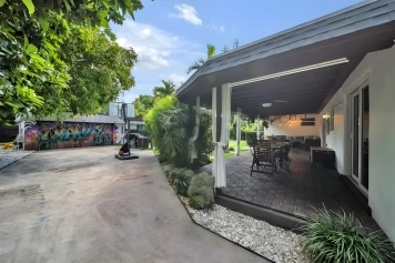 Miami Love&Peace Zen Oasis-Pool- Basketball Hoop Image 56