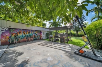 Miami Love&Peace Zen Oasis-Pool- Basketball Hoop Image 57