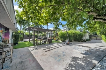 Miami Love&Peace Zen Oasis-Pool- Basketball Hoop Image 63