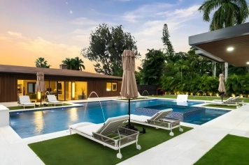 Neon Palms Estate-Pool-Pickleball Court Image 5