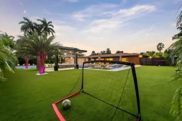 Neon Palms Estate-Pool-Pickleball Court Image 55