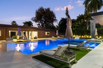 Neon Palms Estate-Pool-Pickleball Court Image 59
