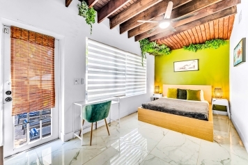 Villa Escape-Beach-BKT Court-Miami Heated Pool Image 32