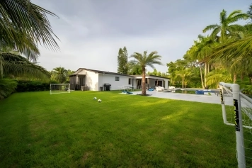 Villa Paraiso-BKC-Hot Tub-Beach Volley Image 13