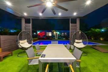 Villa del Mar | Stylish Pool Image 11