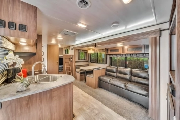 Villa del Mar | Stylish Pool Image 40