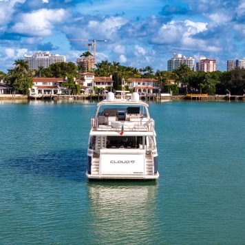 Miami by Water: Everything You Need to Know Before Your First Private Yacht Charter blog sidebar