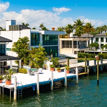 Pool, Dock, or Both? What Your Villa’s Outdoor Space Says About Your Miami Stay blog sidebar