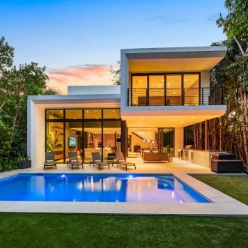 What to Look for When Renting a Luxury Villa: 15 Essential Questions blog sidebar