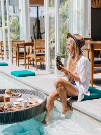 How Far in Advance Should You Book a Luxury Villa in Miami? A Guide for Peak Season blog image