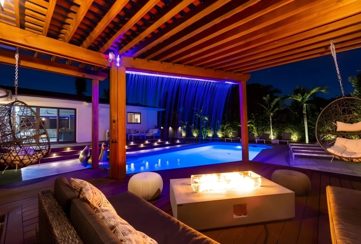 7 Bedroom Villa Catalina Salt Water-Pool BKT Court section image