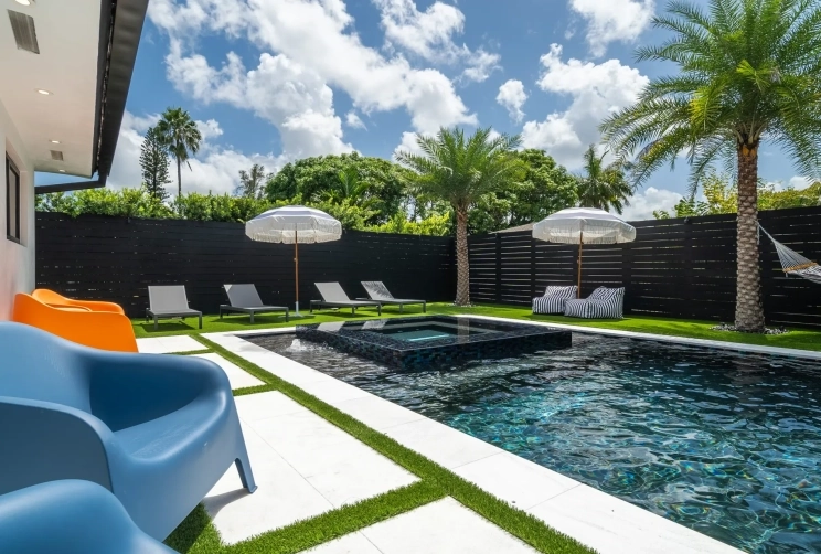 Luxury Villa in Miami Near Beaches section image